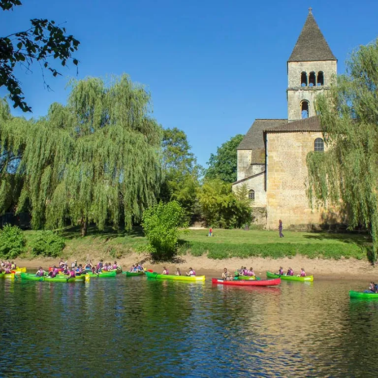 Canoeing in Saint-Léon-sur-Vézère