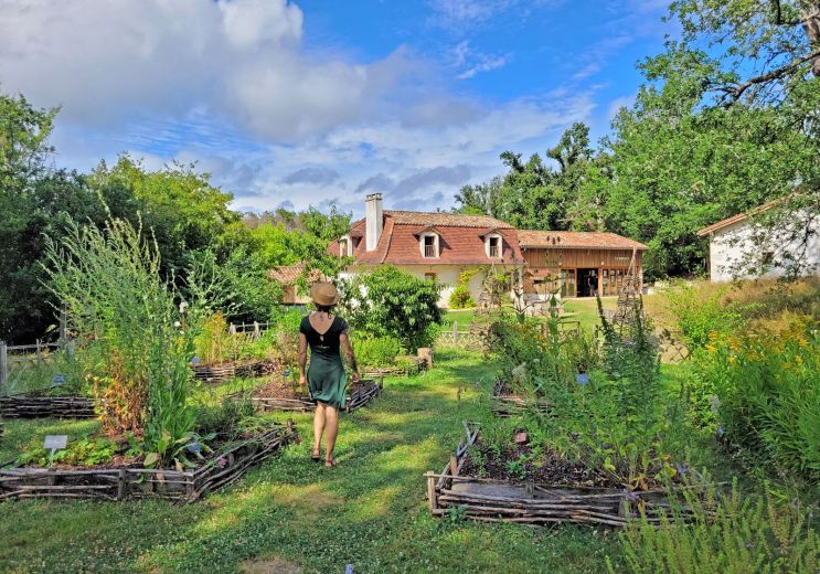 La Ferme du Parcot : Une très belle balade péd ...