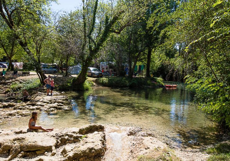 Camping les Cascades 3*, a riverside campsite ...