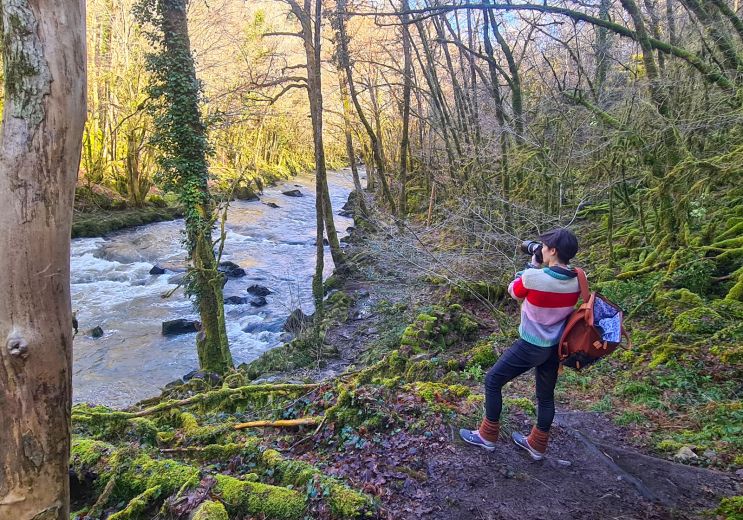 Family hike or sports trail in the Auvézère go ...