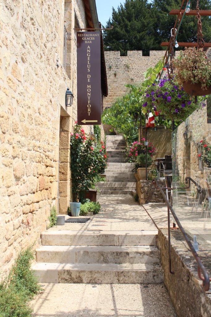 Montfort et son Cingle