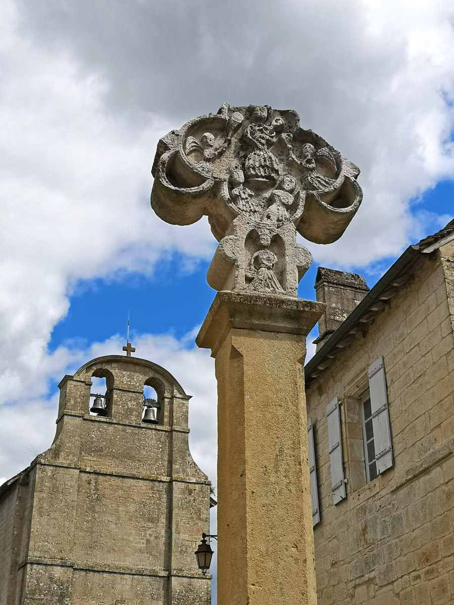 The Sculpted Cross of Fanlac