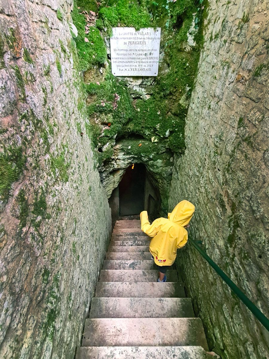 Entrance to the Villars cave