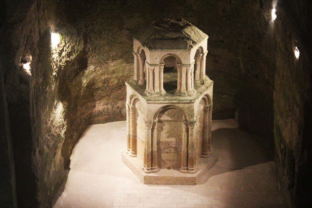 L'église monolithe d'Aubeterre-sur-Dronne - Saint-Sépulcre