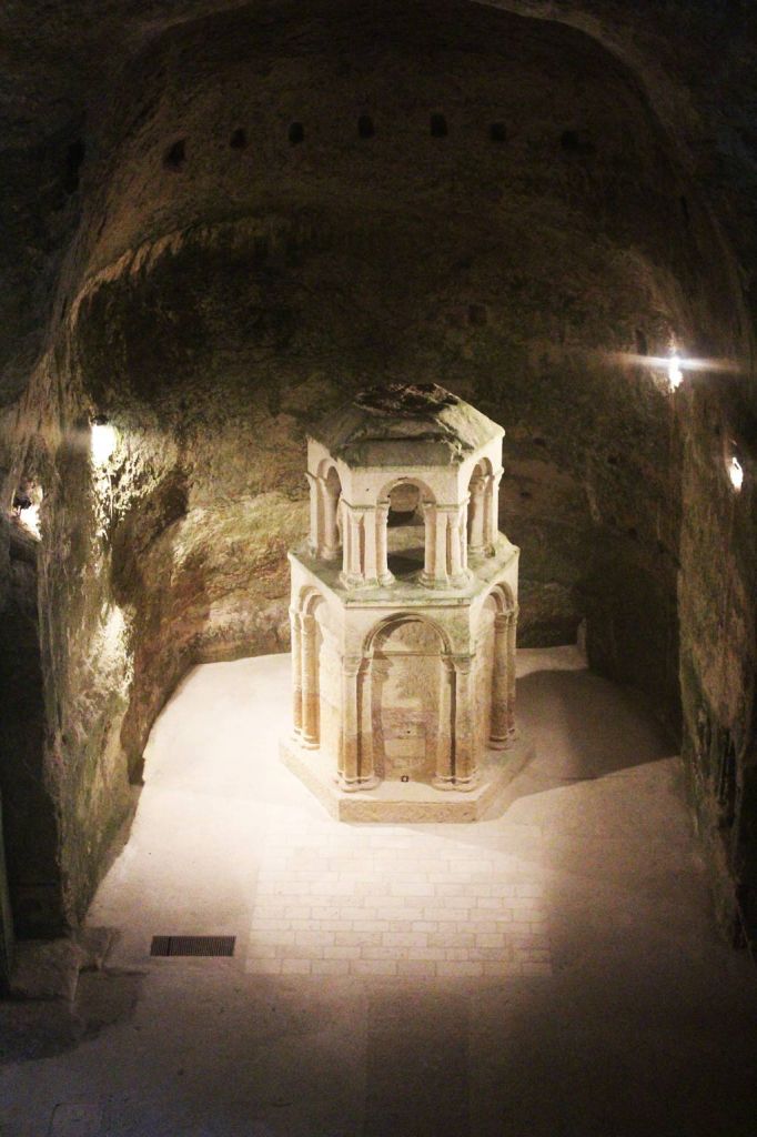 L'église monolithe d'Aubeterre-sur-Dronne - Saint-Sépulcre