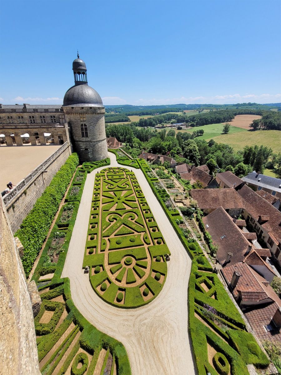 French gardens Château de Hautefort