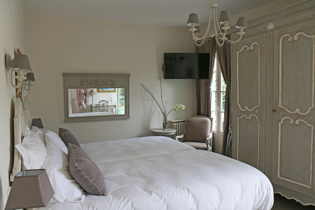 Chambre double, vue sur la rivière