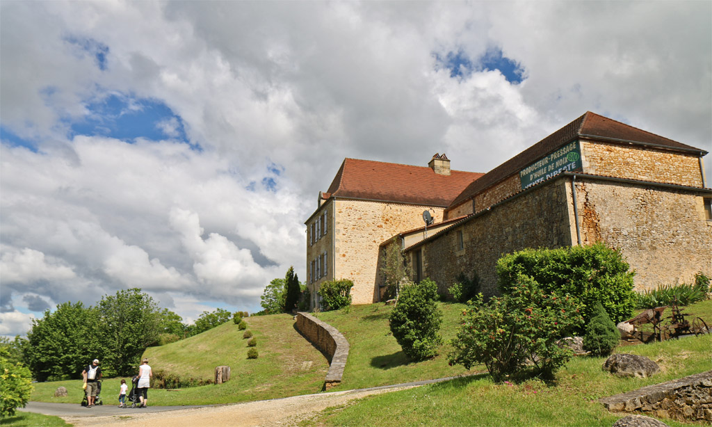 L’entrée du bâtiment