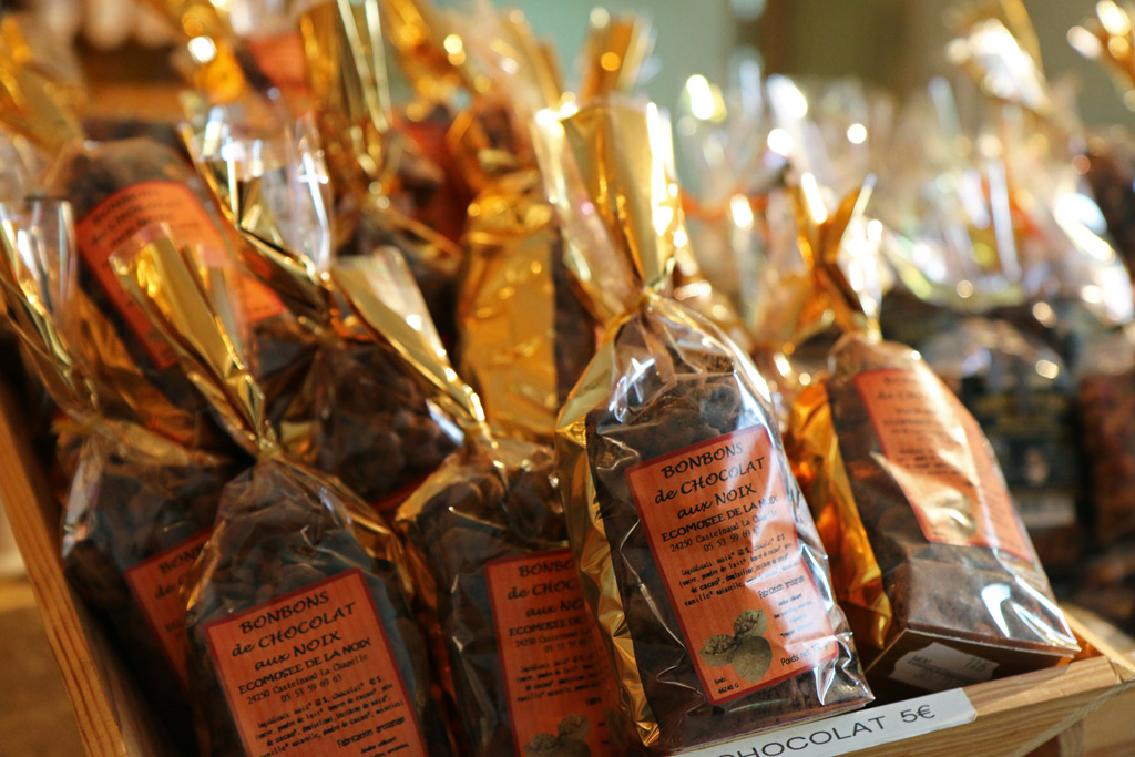 Noix enrobées de chocolat