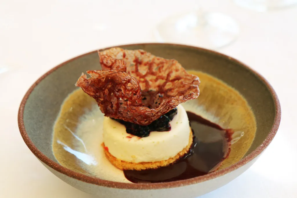 Délicatesse de la gaufrette au caramel, tel un pétale de coquelicot
