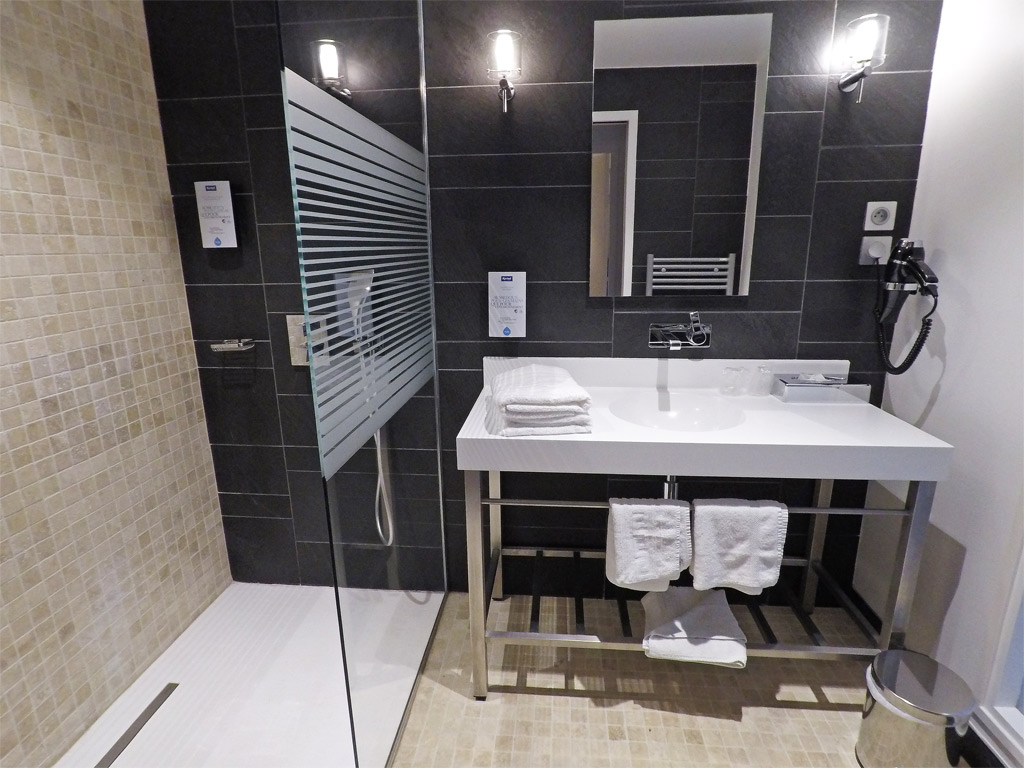 Grandes et belles salles de bain