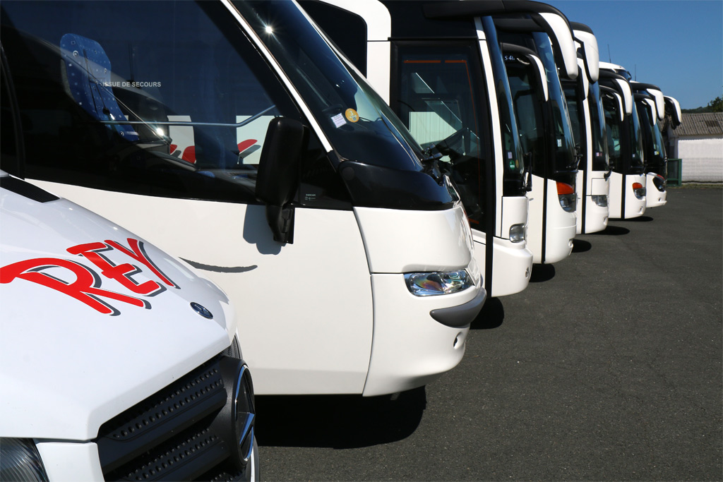 Des bus blancs et rouges !