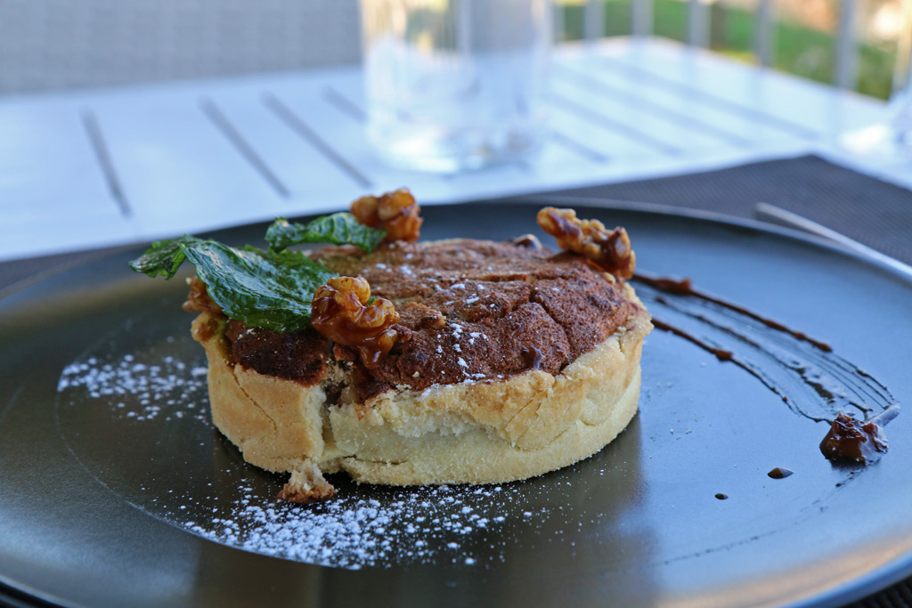 Magnifique tarte aux noix pour le dessert