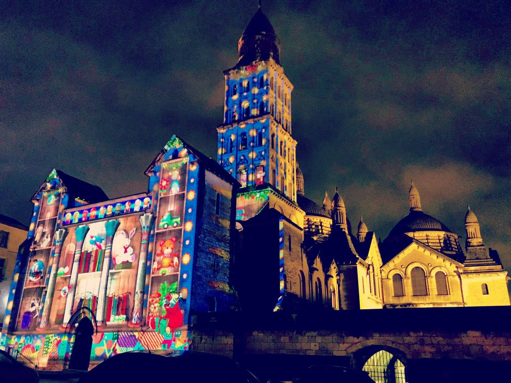S’émerveiller avec les animations lumineuses et sonores de la cathédrale Saint-F