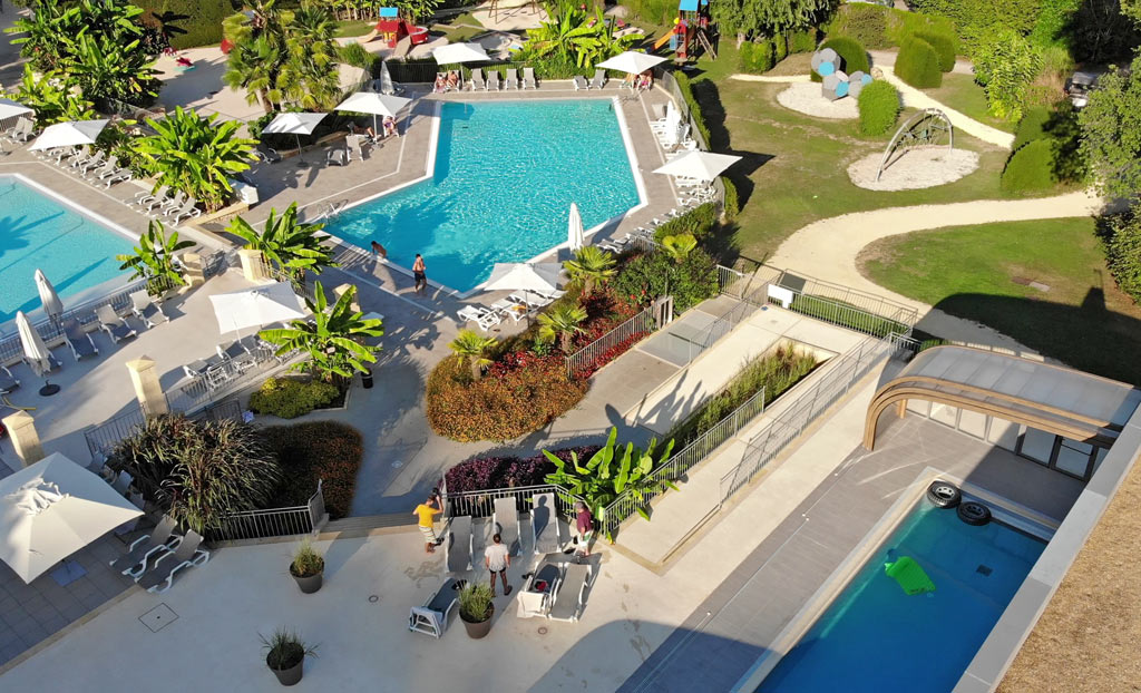 Piscine couverte et chauffée