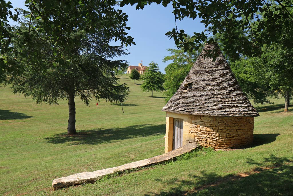 For the pleasure of the eyes: a dry stone hut