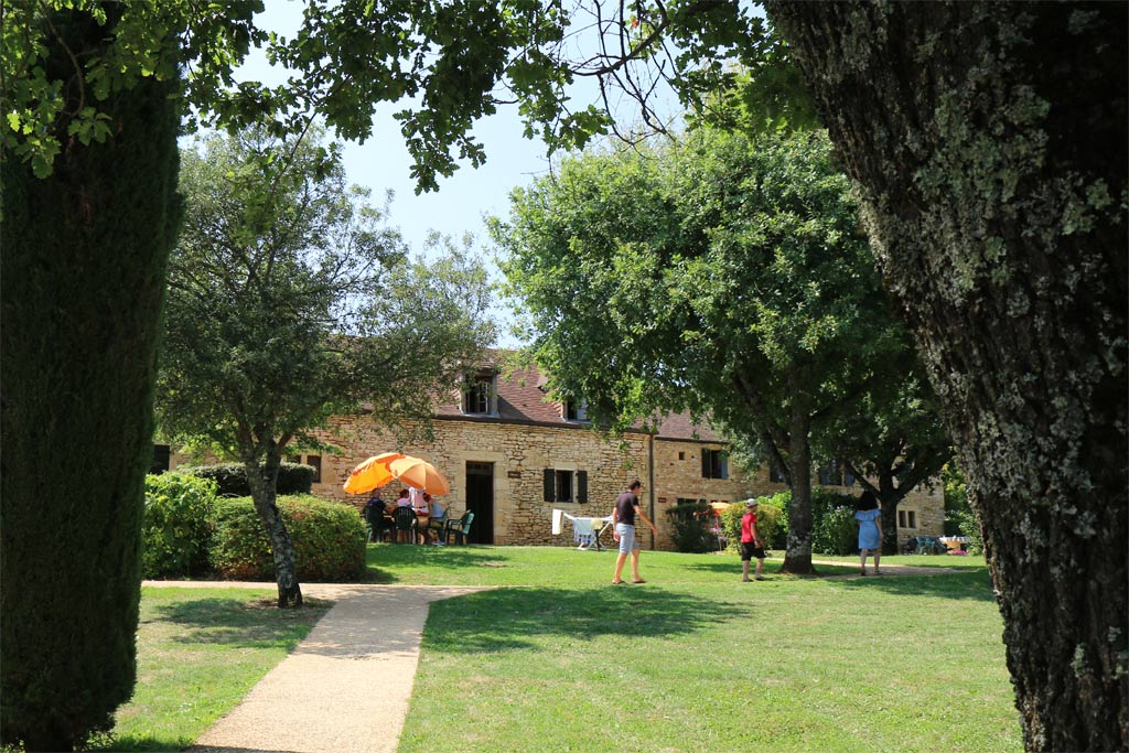 Adjacent accommodations are also available in the former farmhouse
