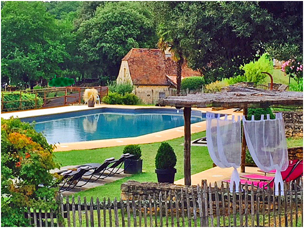 Vue sur la piscine