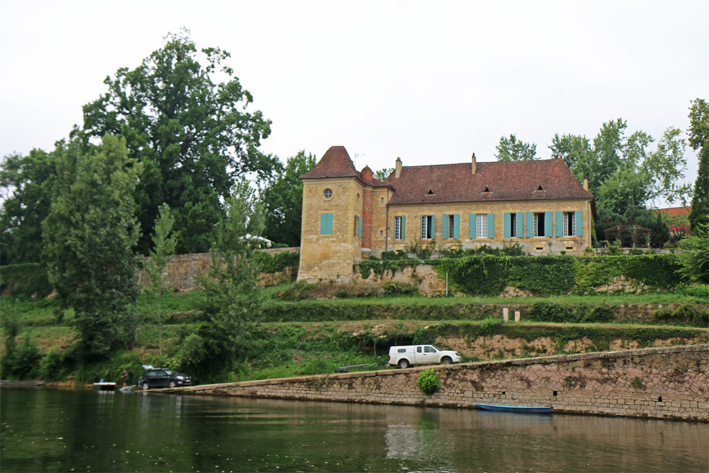 Vieux moulin sur la Dordogne Les Gabarres de Bergerac
