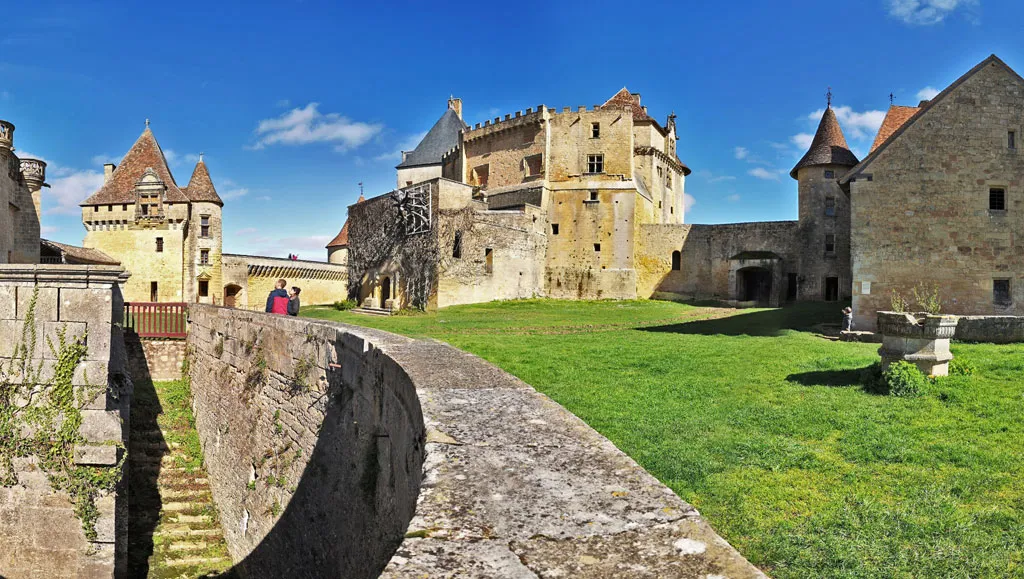 chateau de biron