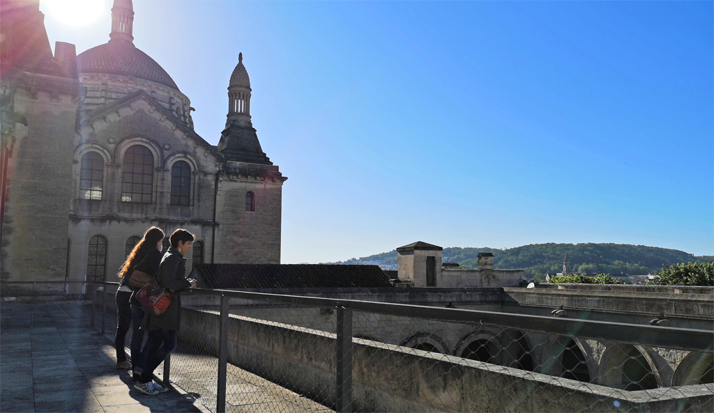 Le premier palier de la cathédrale saint front de périgueux