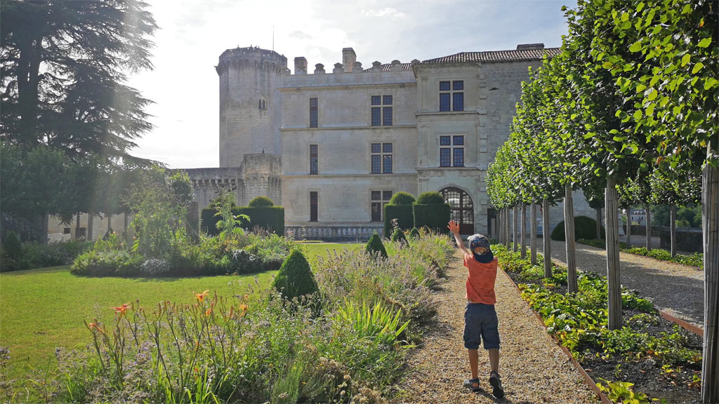 jardin du chateau de bourdeilles