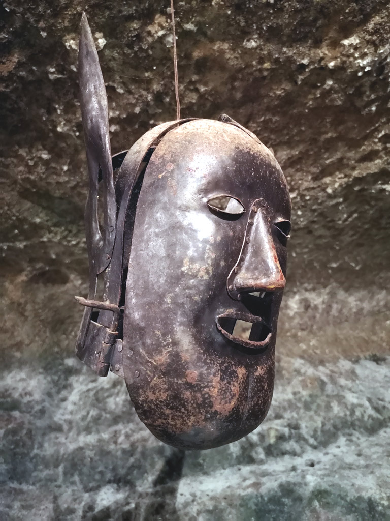 torture mask La Maison Forte de Reignac