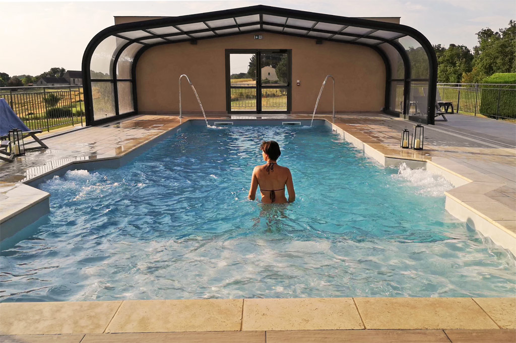 Covered swimming pool La Nouvelle Croze, Camping in Rouffignac Périgord Noir