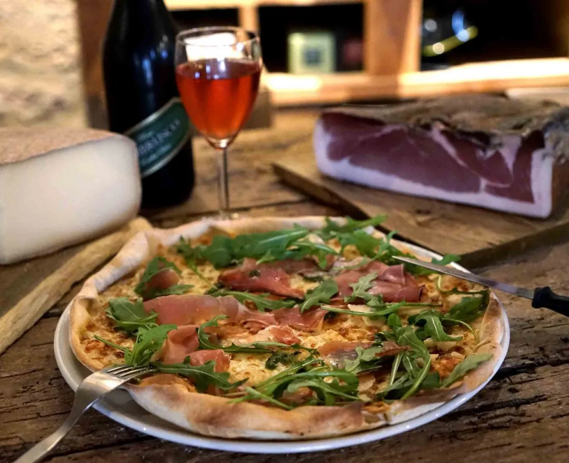De délicieuses pizzas à emporter ou déguster sur place