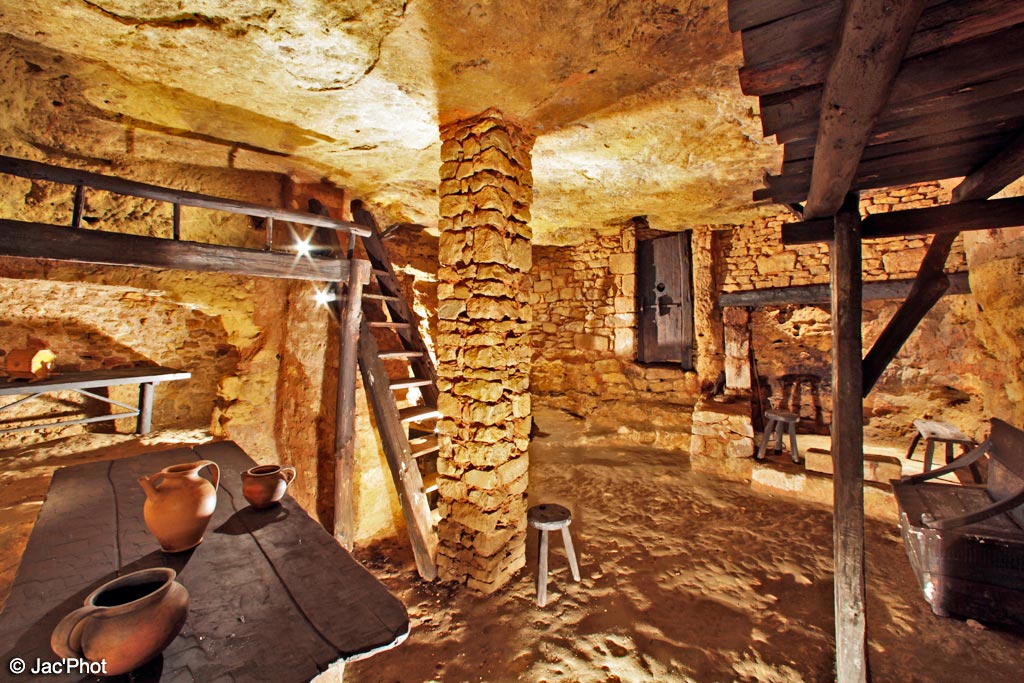 Belvès troglodyte dwellings