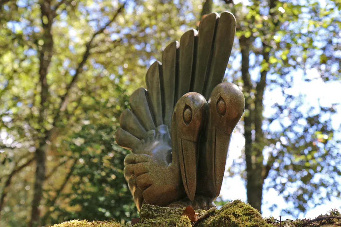 bird sculture