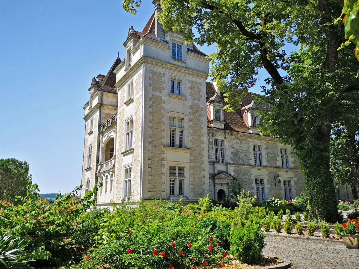 The Castle of Monrecour