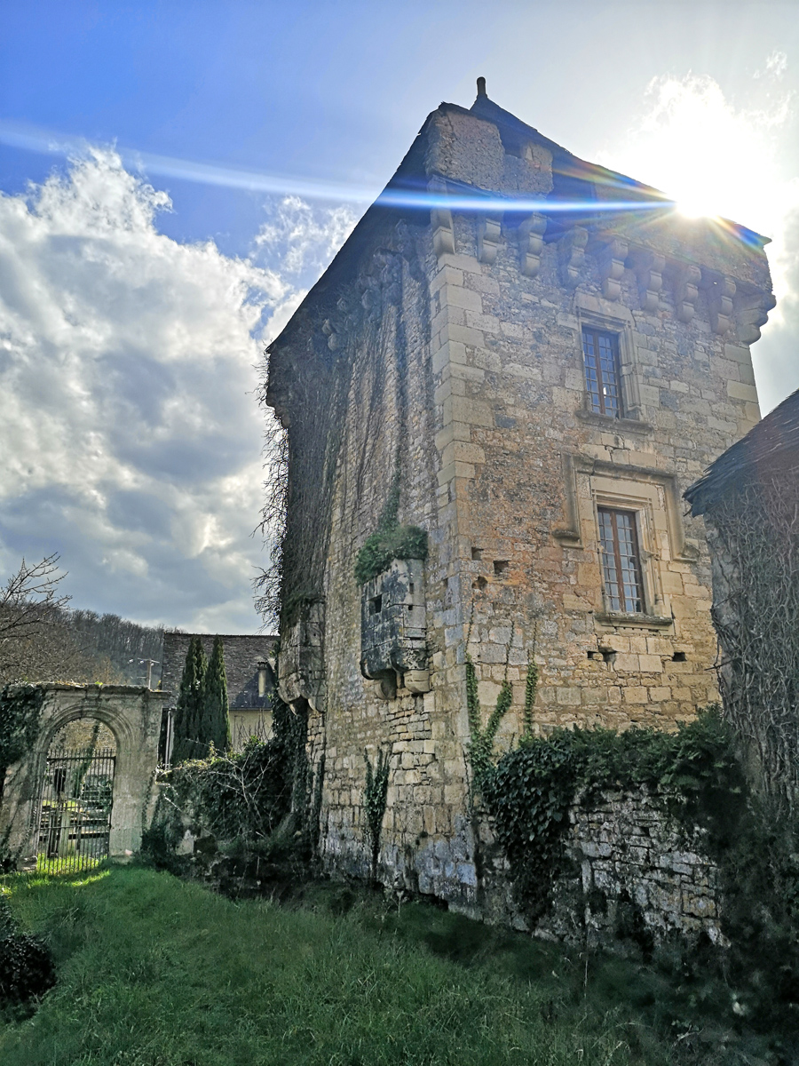 The keep of the Château de Condat