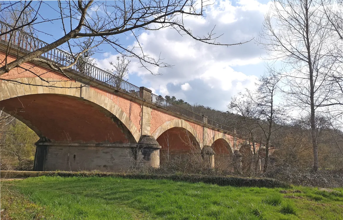 The POnt of the BOucle de la Micoque