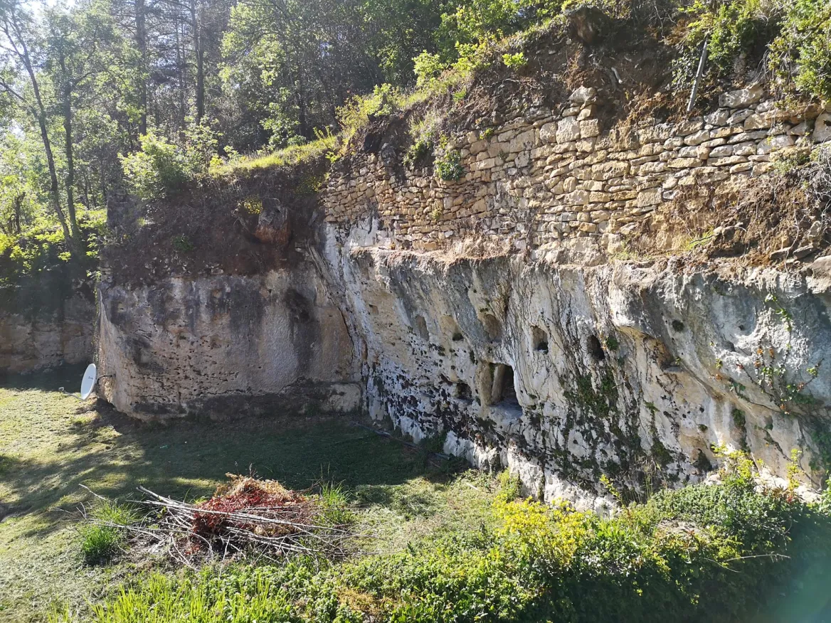 Semi-troglodyte habitats
