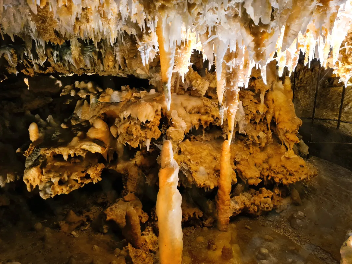 Grand Roc cave