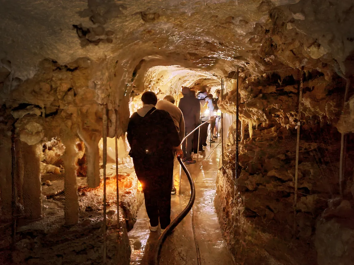 Grand Roc cave