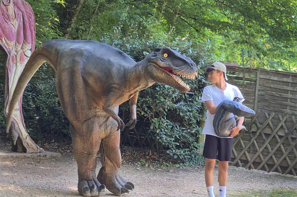 Living t rex dinosaur park