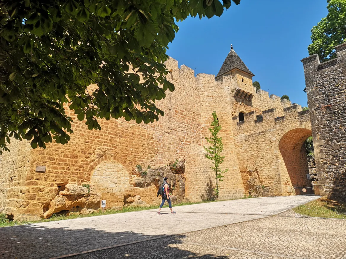 The entrance to the castle of Monfort