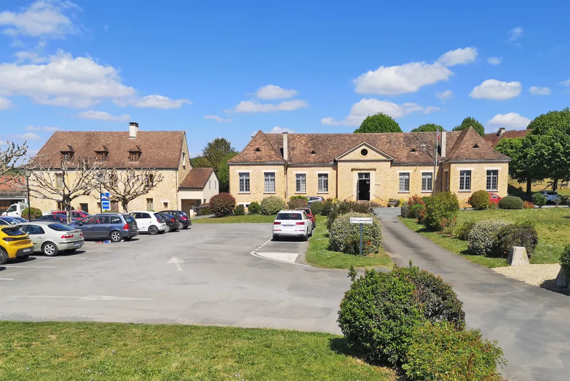 Vitrac town hall