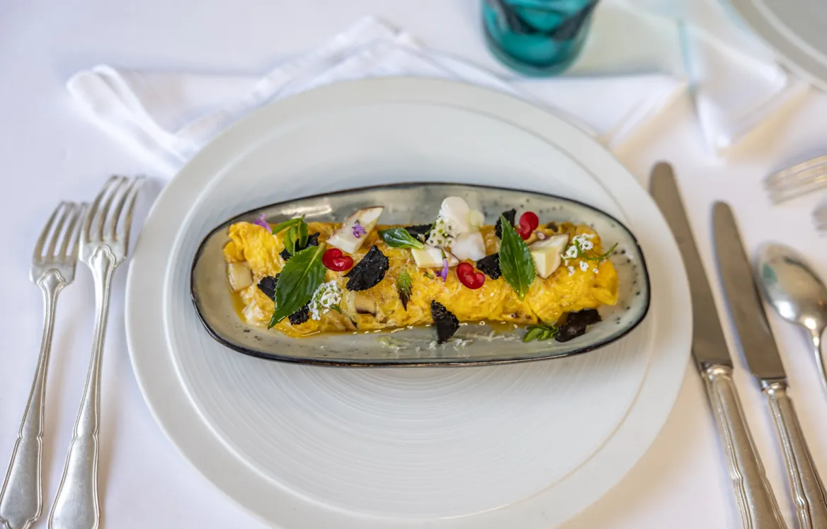 Omelette with black truffle and porcini mushrooms @ Déclic & Décolle