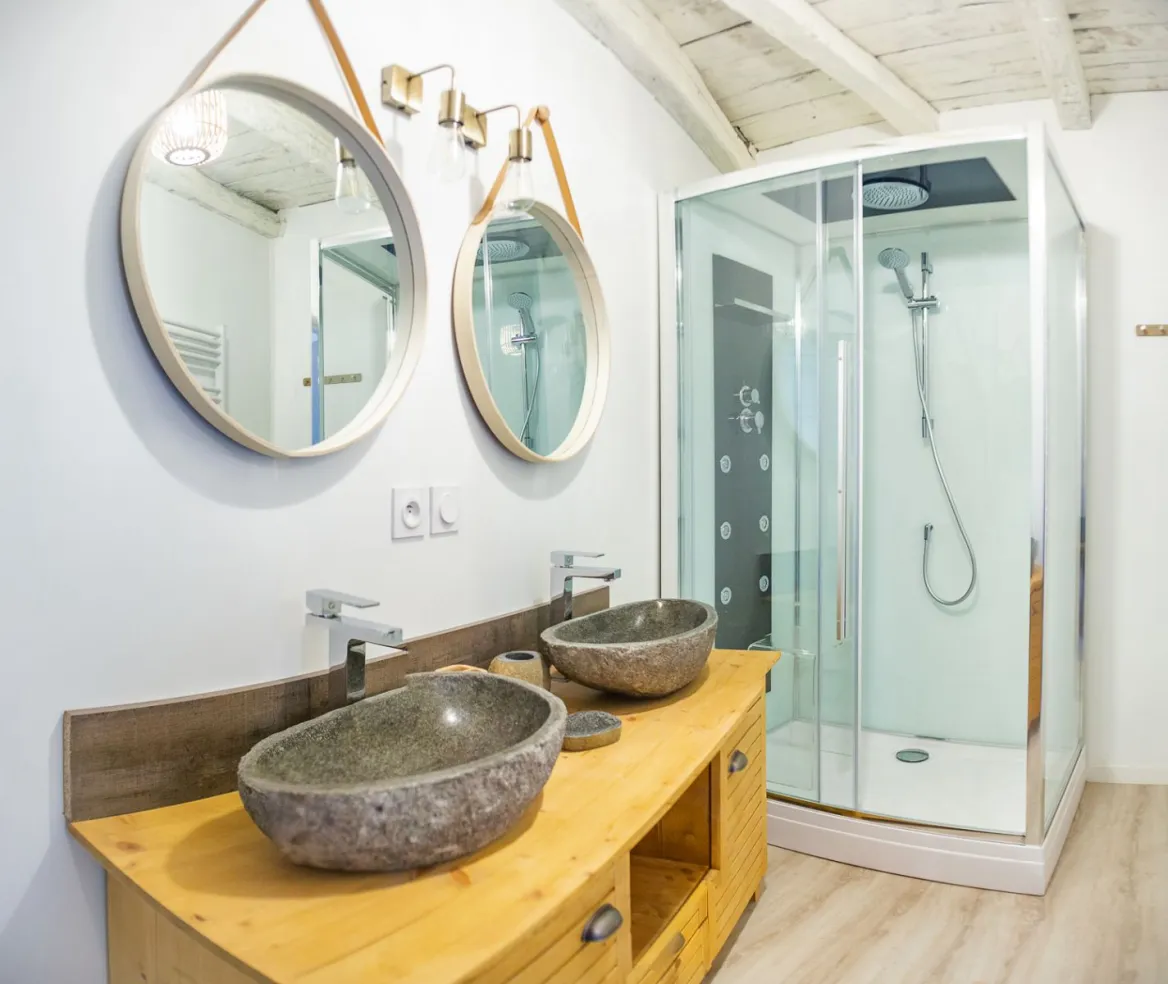 Travel apartment bathroom