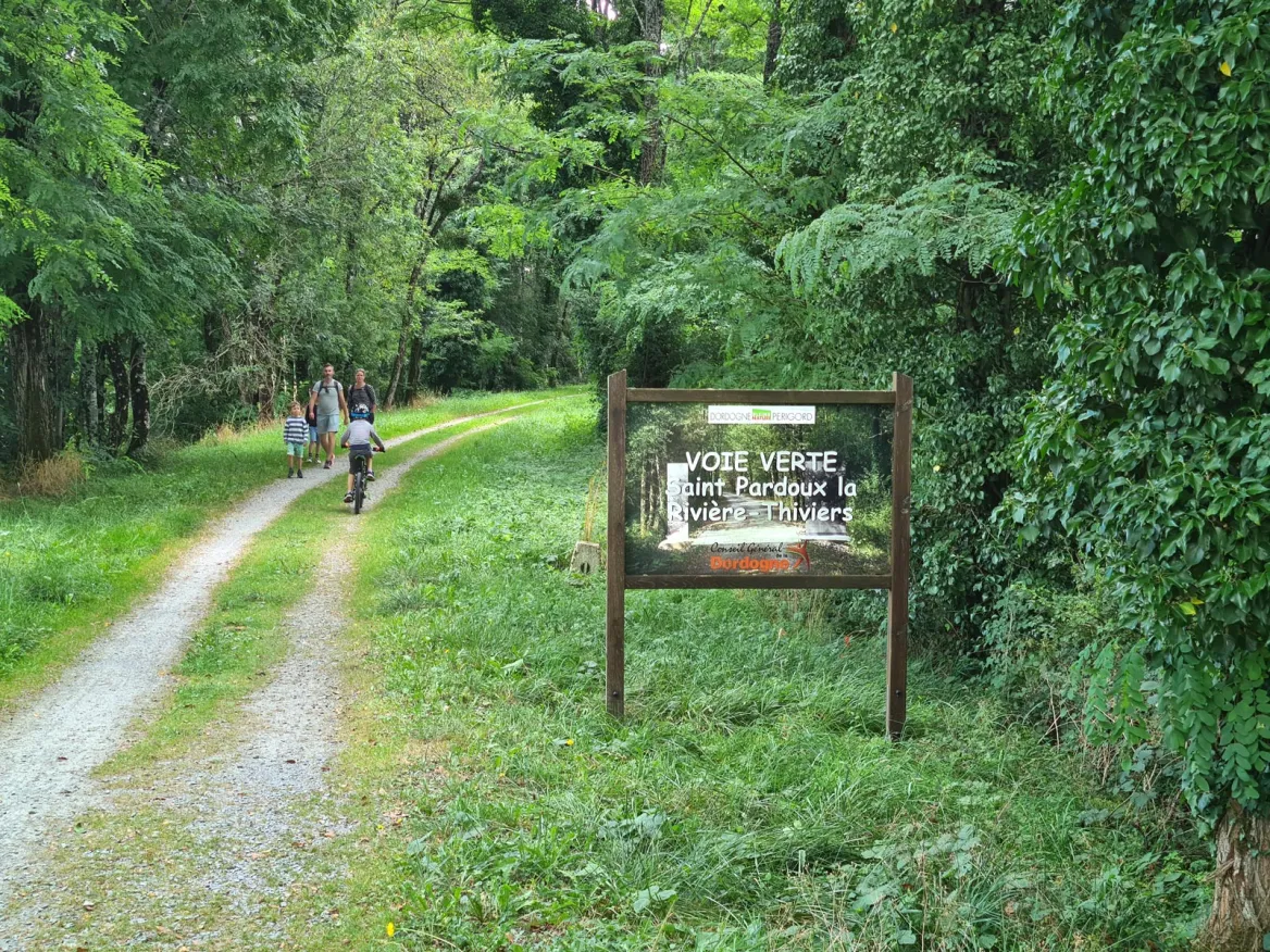 Greenway from Thiviers to Saint-Pardoux-la-Rivière