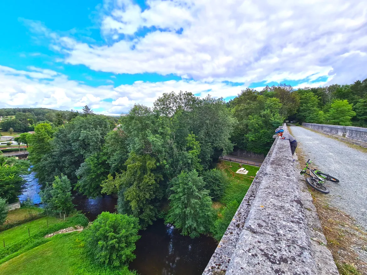 The bridge over the Dronne