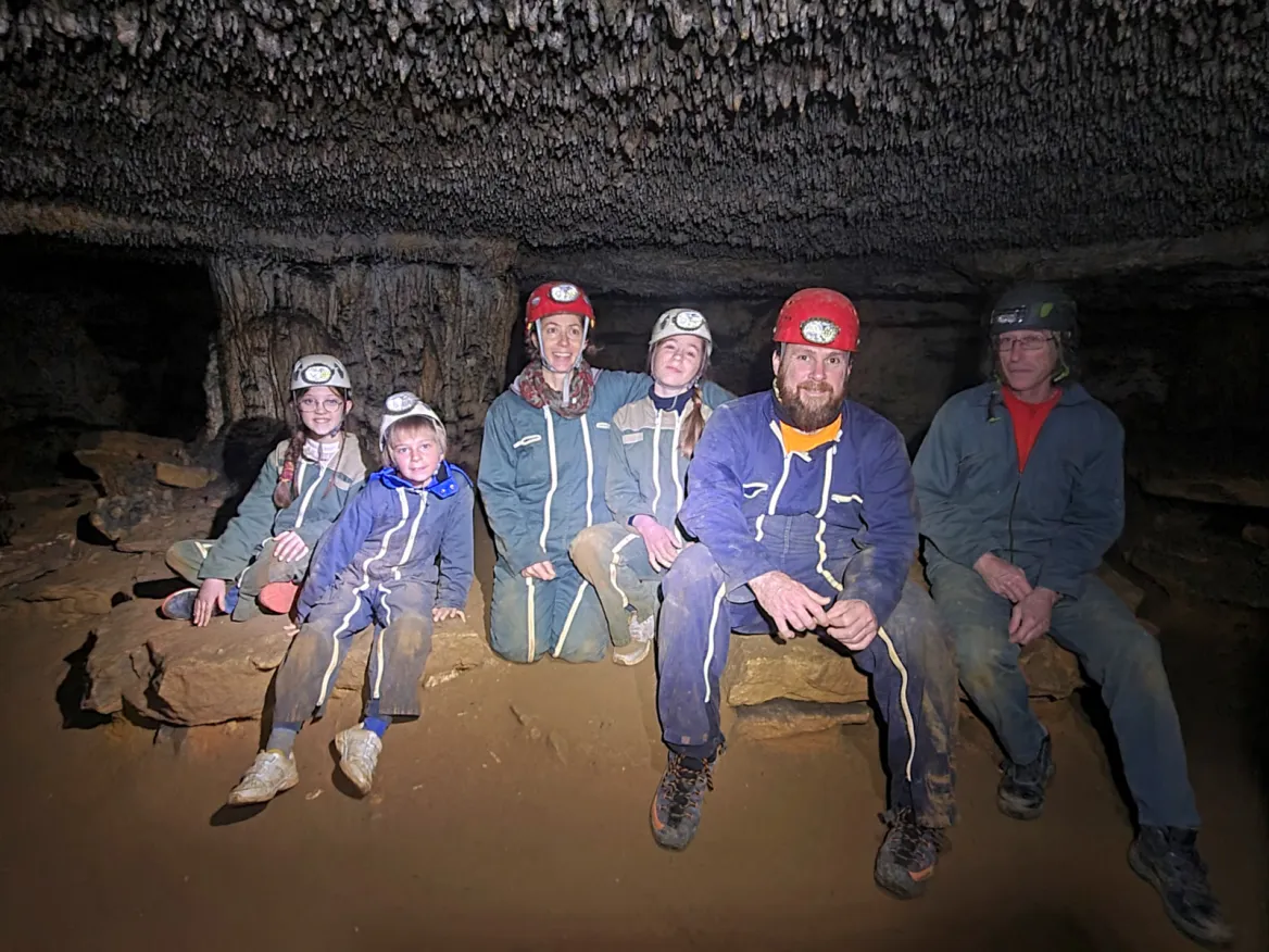 Caving in the Dordogne Group
