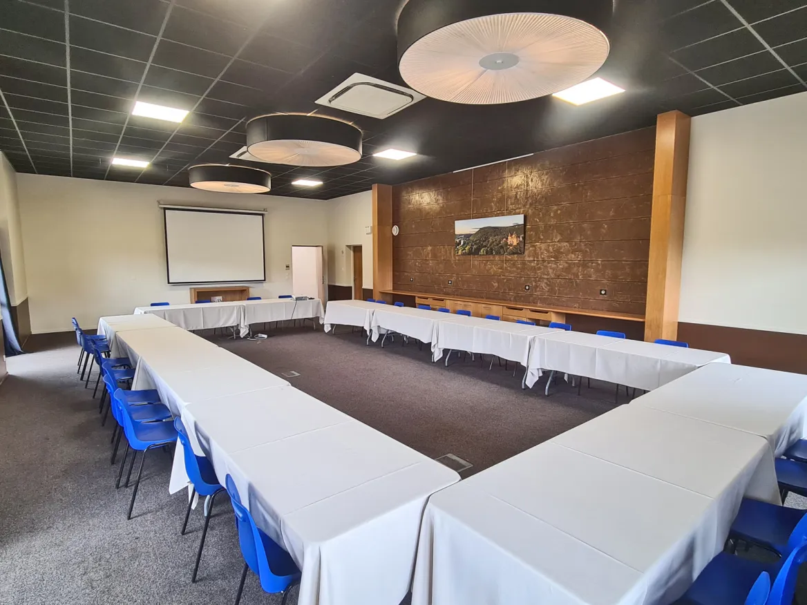 Cocottes and Meals Meeting room