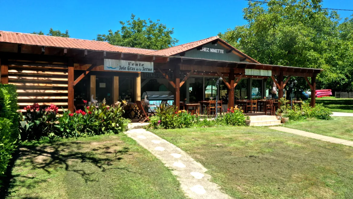 Port d'Enveaux canoe base
