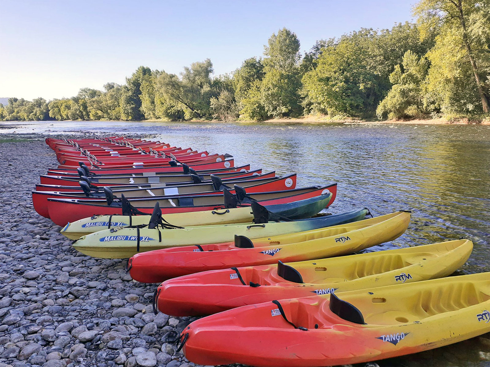 Port d'Enveaux canoe base