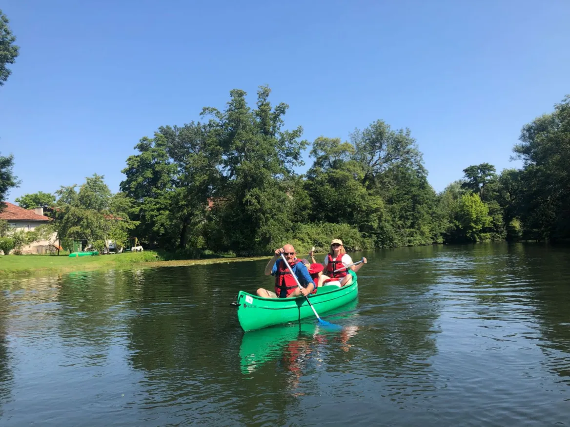 By canoe on the Dronne