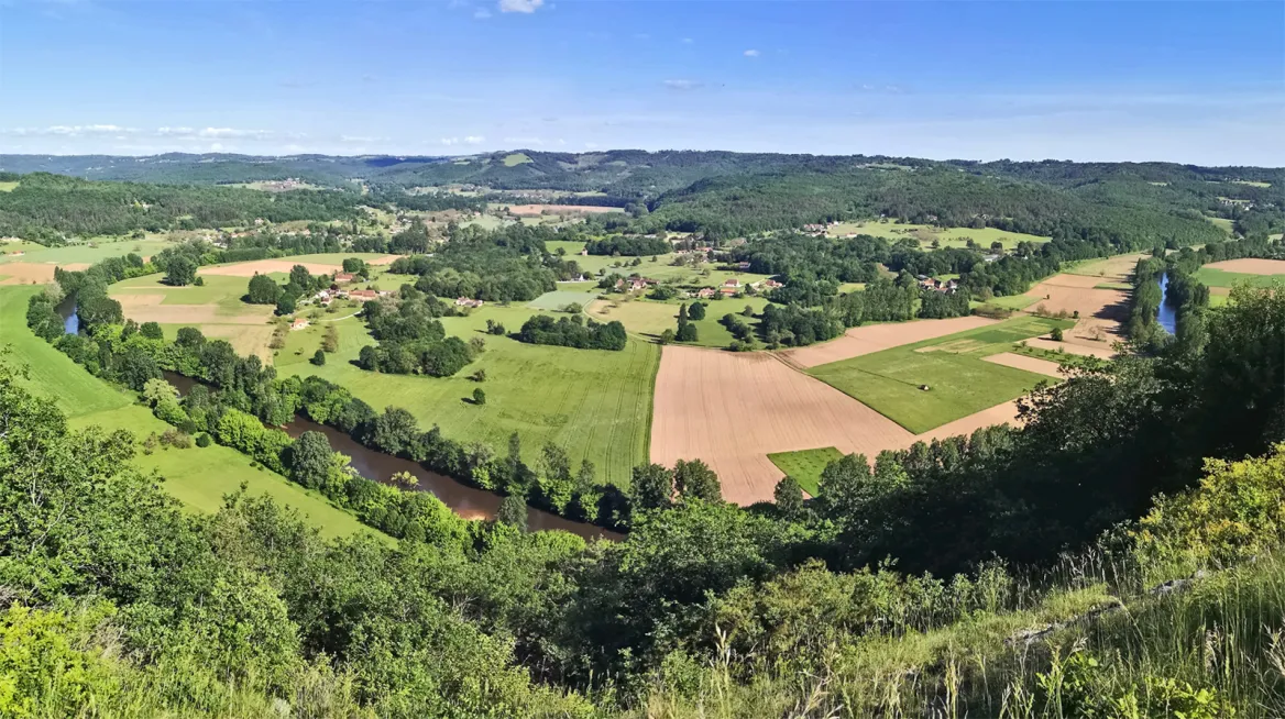 Saint Léon sur Vézère from the Côte de Jor - Guide du Périgord